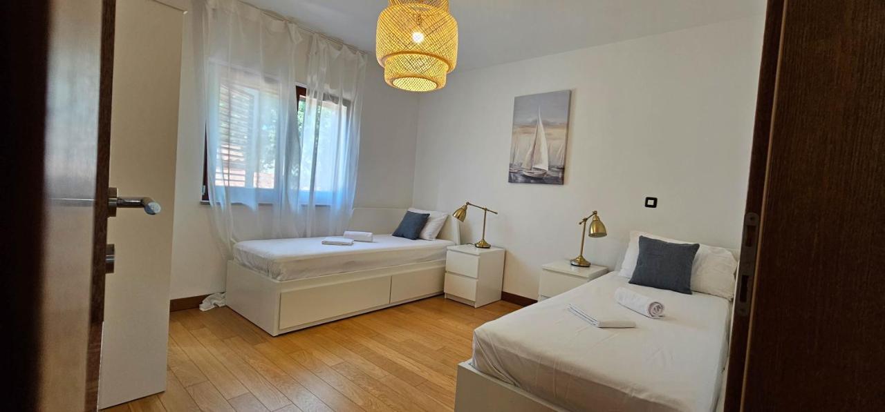 Apartment Bluemare B3 With Shared Pool Ližnjan Dış mekan fotoğraf