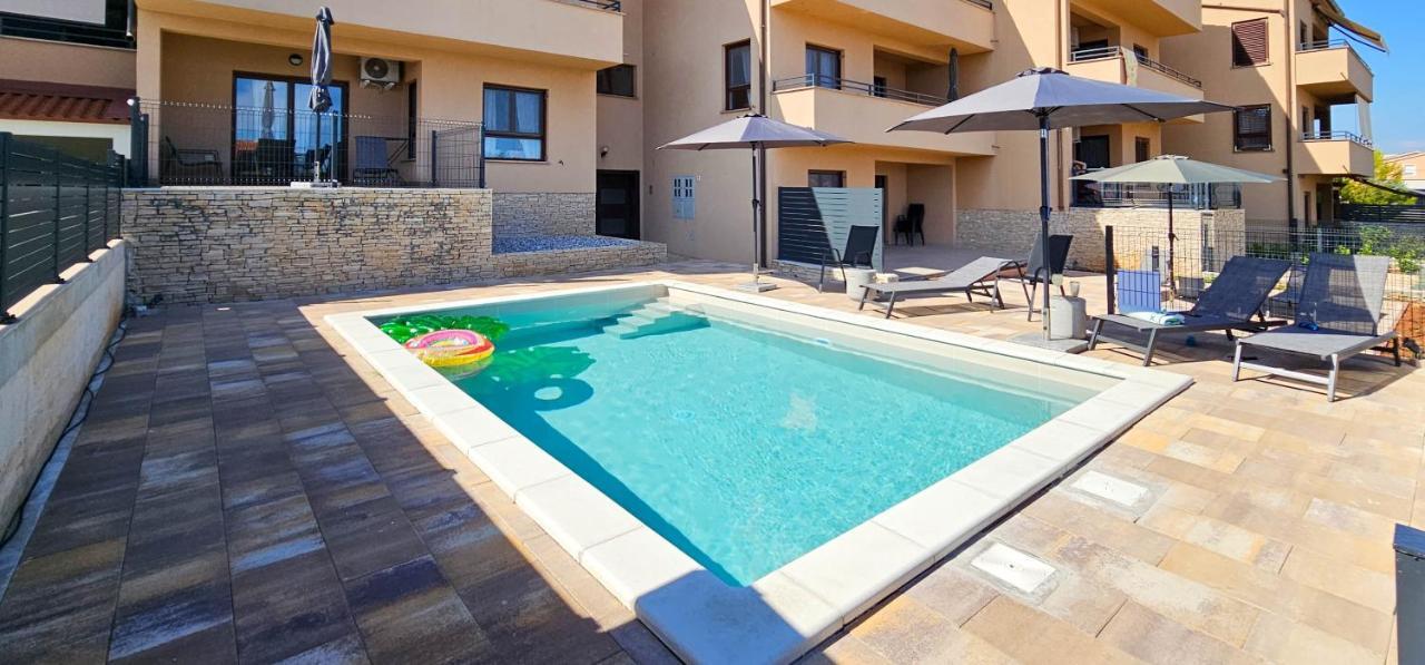Apartment Bluemare B3 With Shared Pool Ližnjan Dış mekan fotoğraf